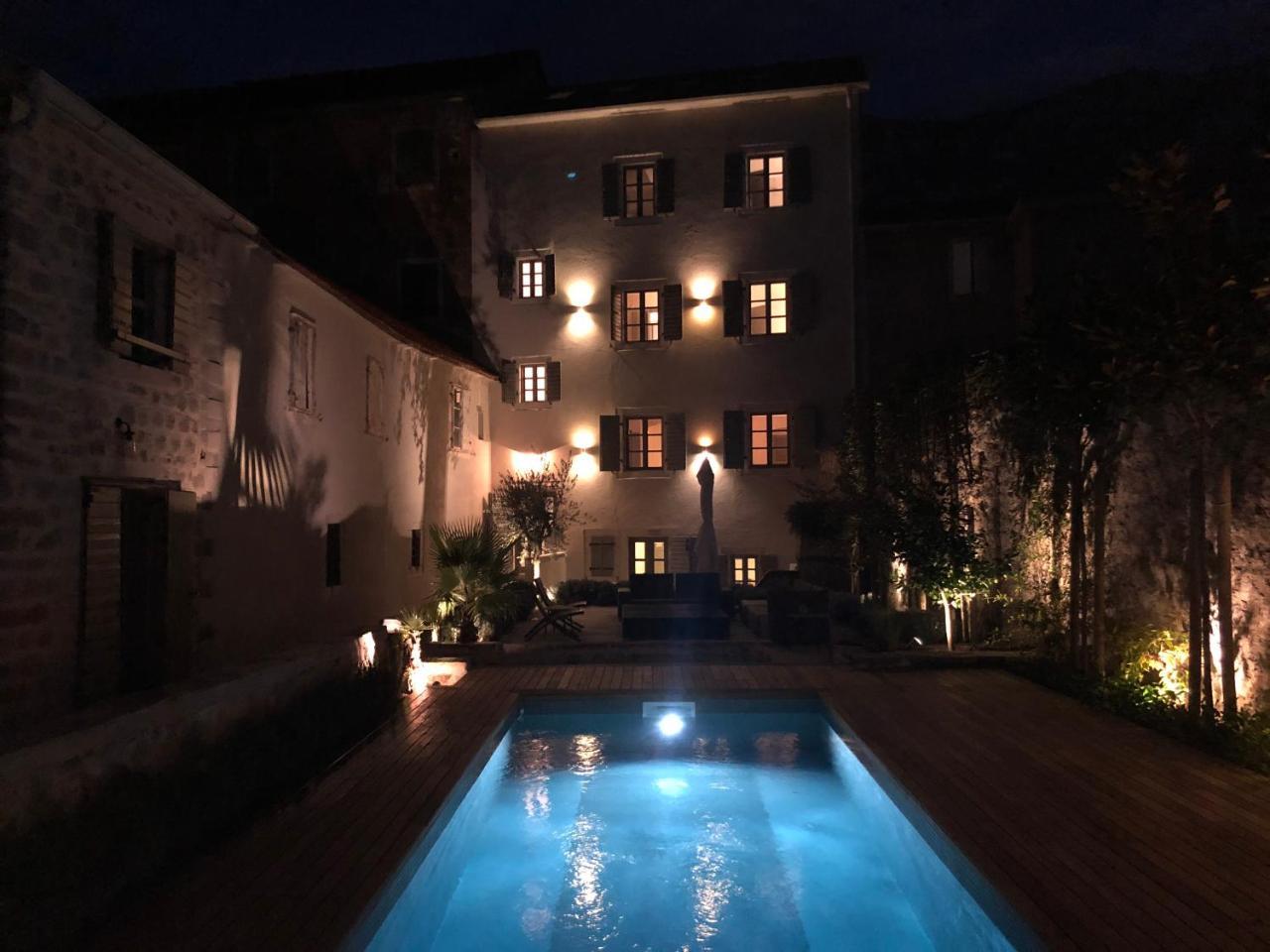 Palazzo Sbutega Bed & Breakfast โกตอร์ ภายนอก รูปภาพ