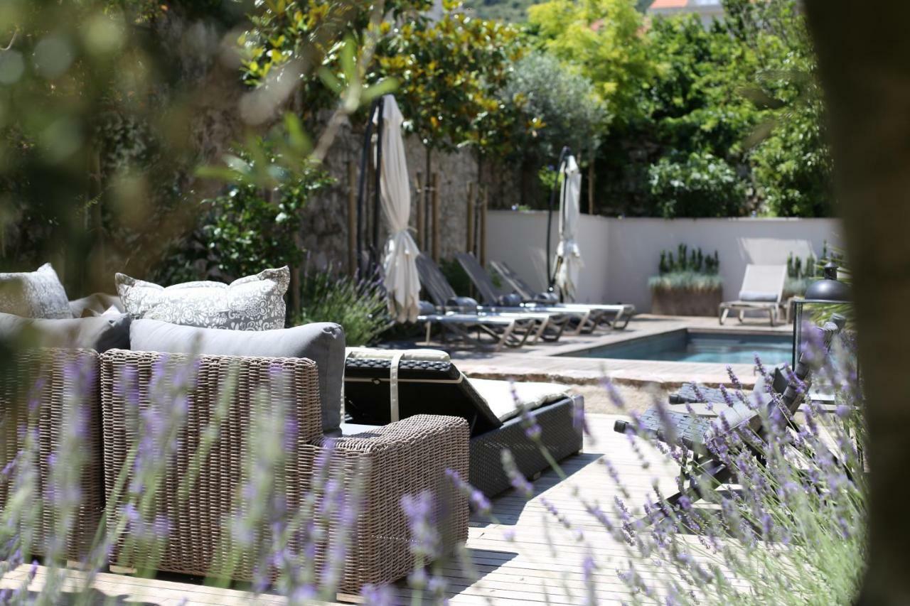 Palazzo Sbutega Bed & Breakfast โกตอร์ ภายนอก รูปภาพ